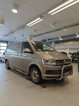 ruskea (beige) Volkswagen Transporter 2019 kuva 1.