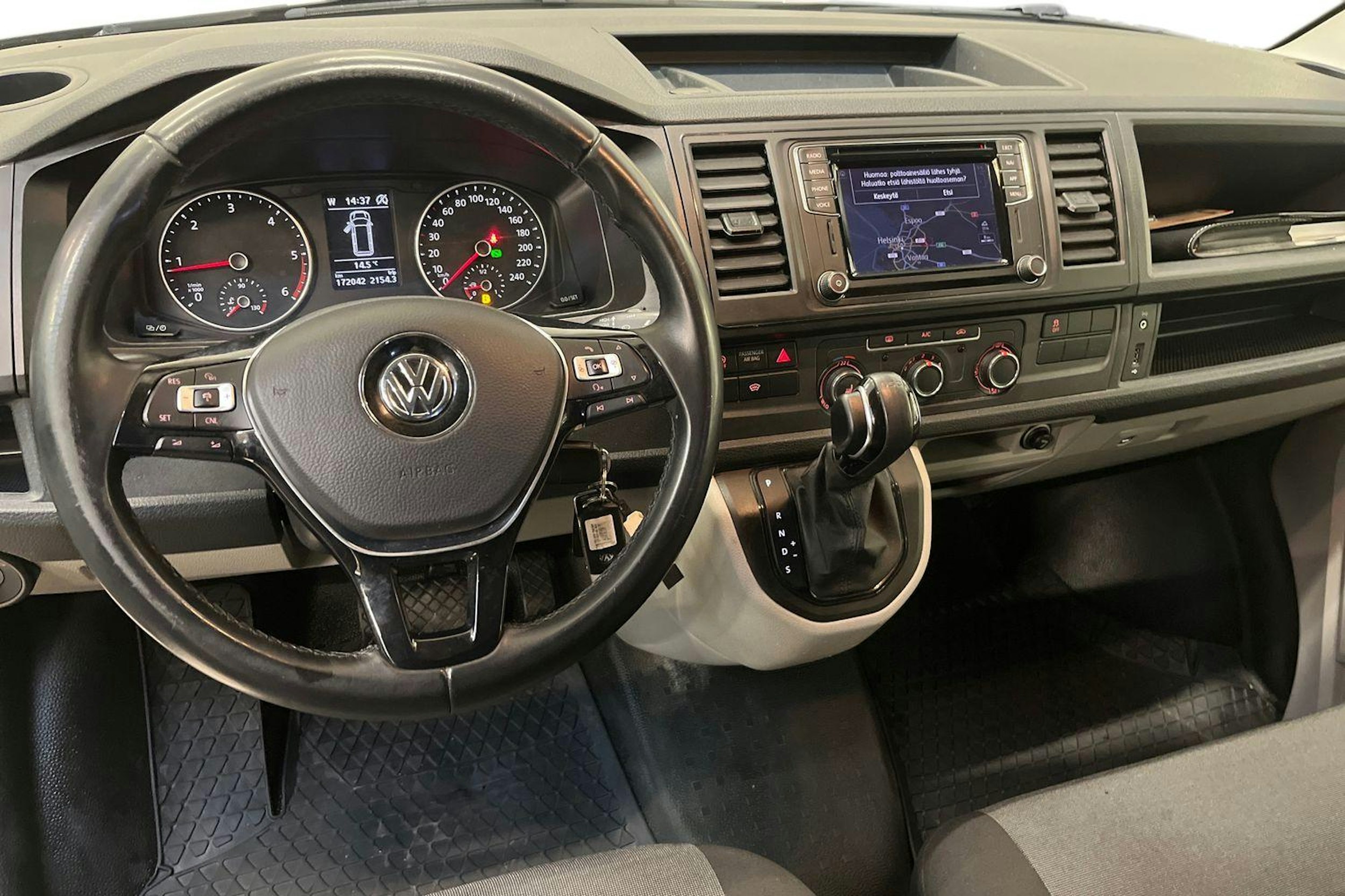 harmaa Volkswagen Transporter 2019 kuva 7.