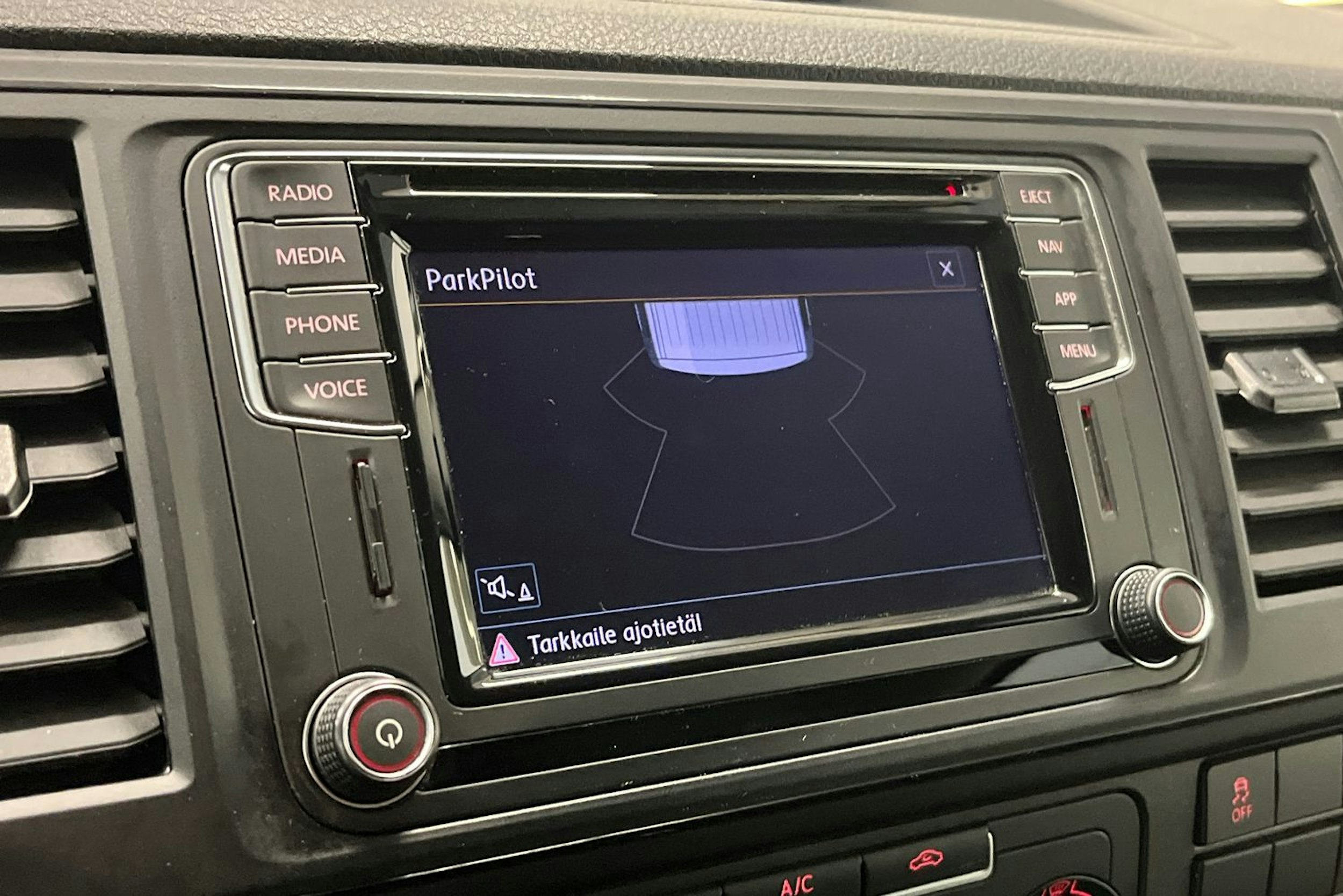 harmaa Volkswagen Transporter 2019 kuva 15.