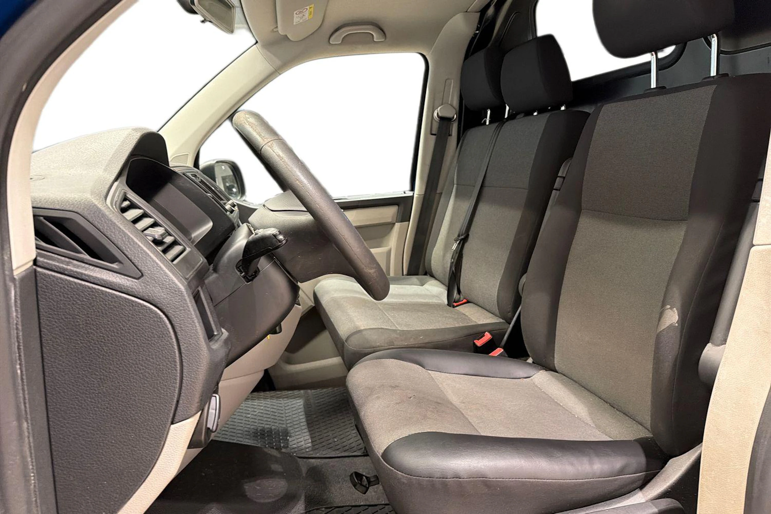 sininen Volkswagen Transporter 2019 kuva 11.