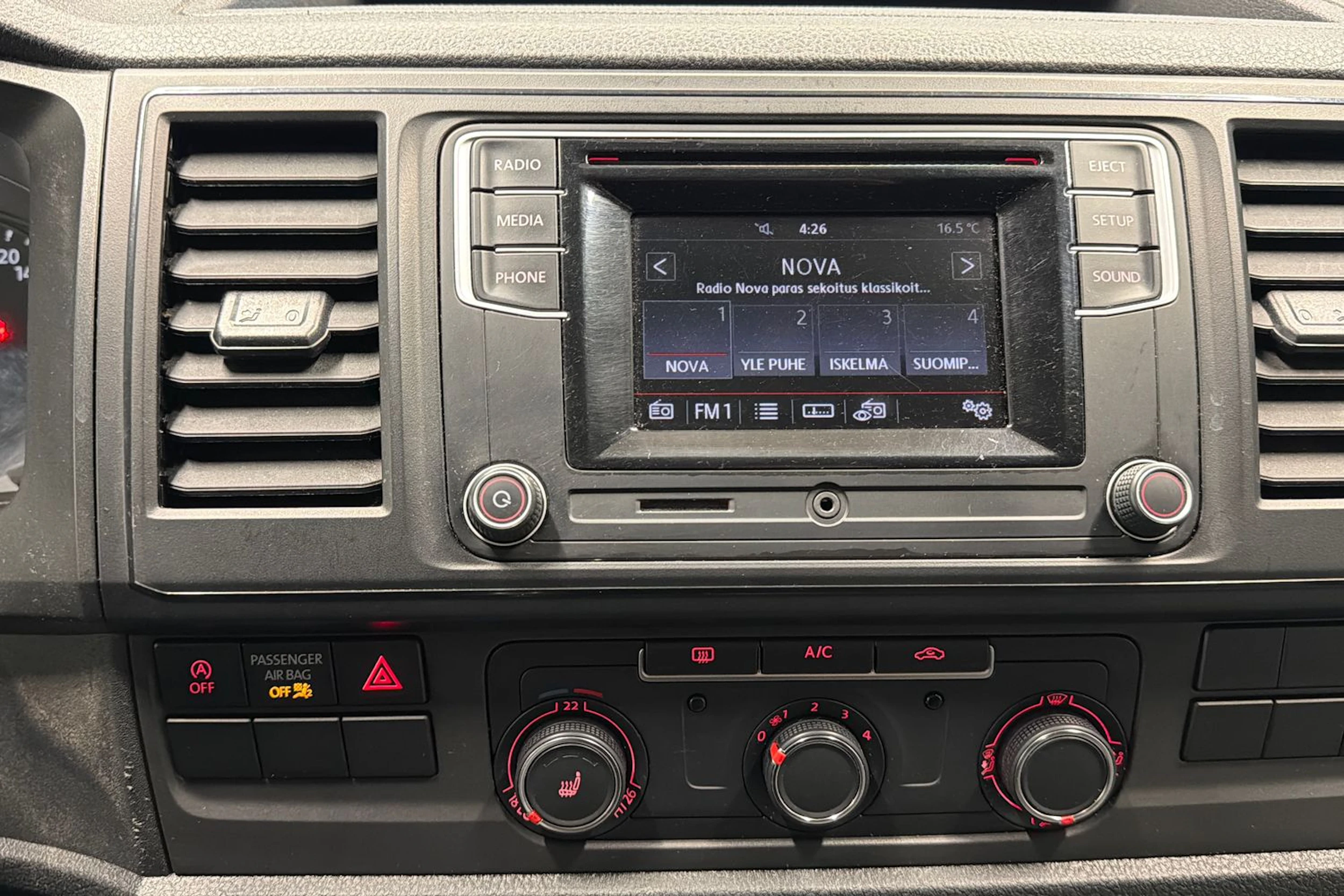 sininen Volkswagen Transporter 2019 kuva 18.