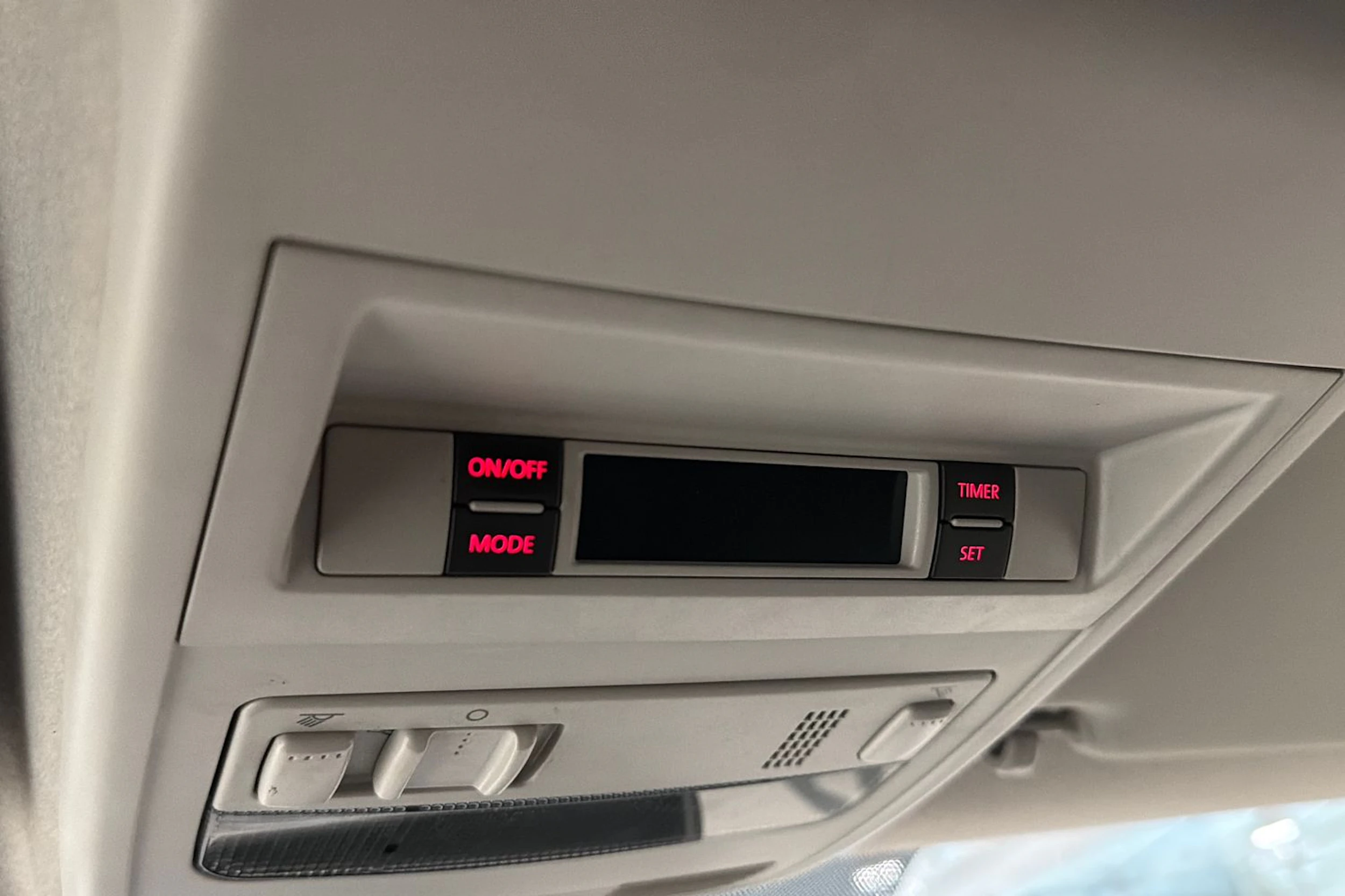 sininen Volkswagen Transporter 2019 kuva 20.