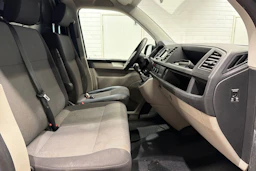 sininen Volkswagen Transporter 2019 kuva 22.