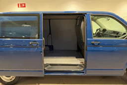 sininen Volkswagen Transporter 2019 kuva 23.
