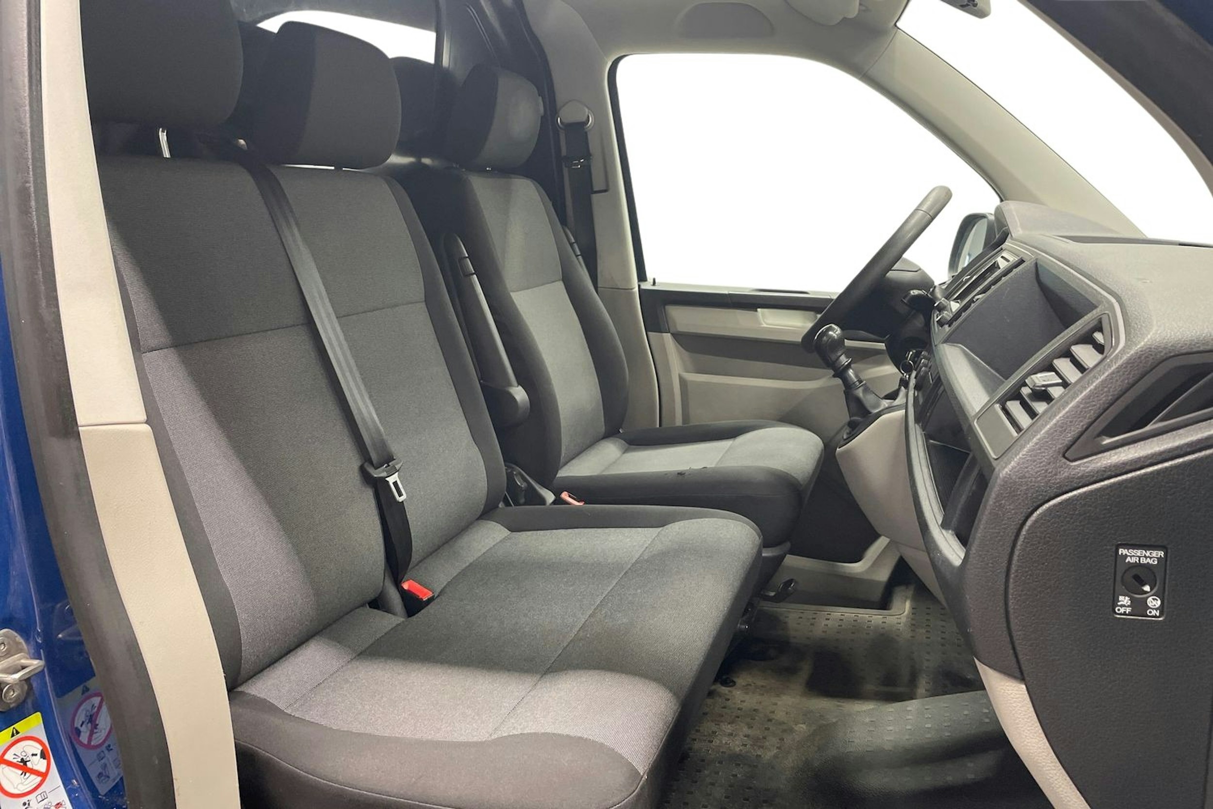 Sininen Volkswagen TRANSPORTER 2019 kuva 10.