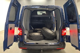 Sininen Volkswagen TRANSPORTER 2019 kuva 14.