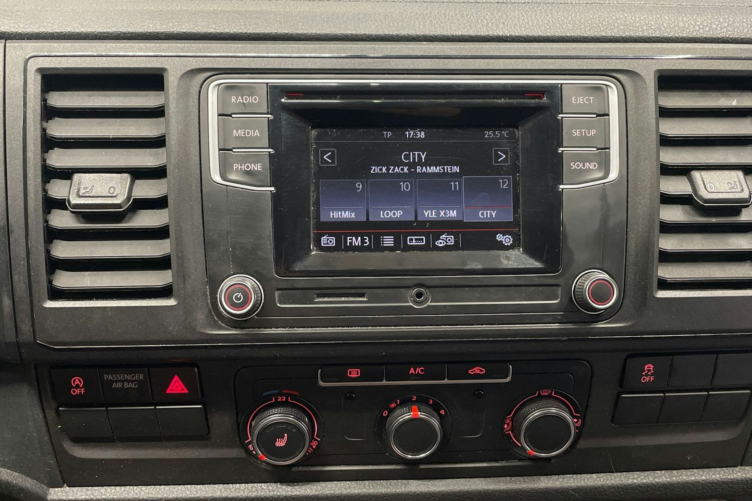Sininen Volkswagen TRANSPORTER 2019 kuva 19.