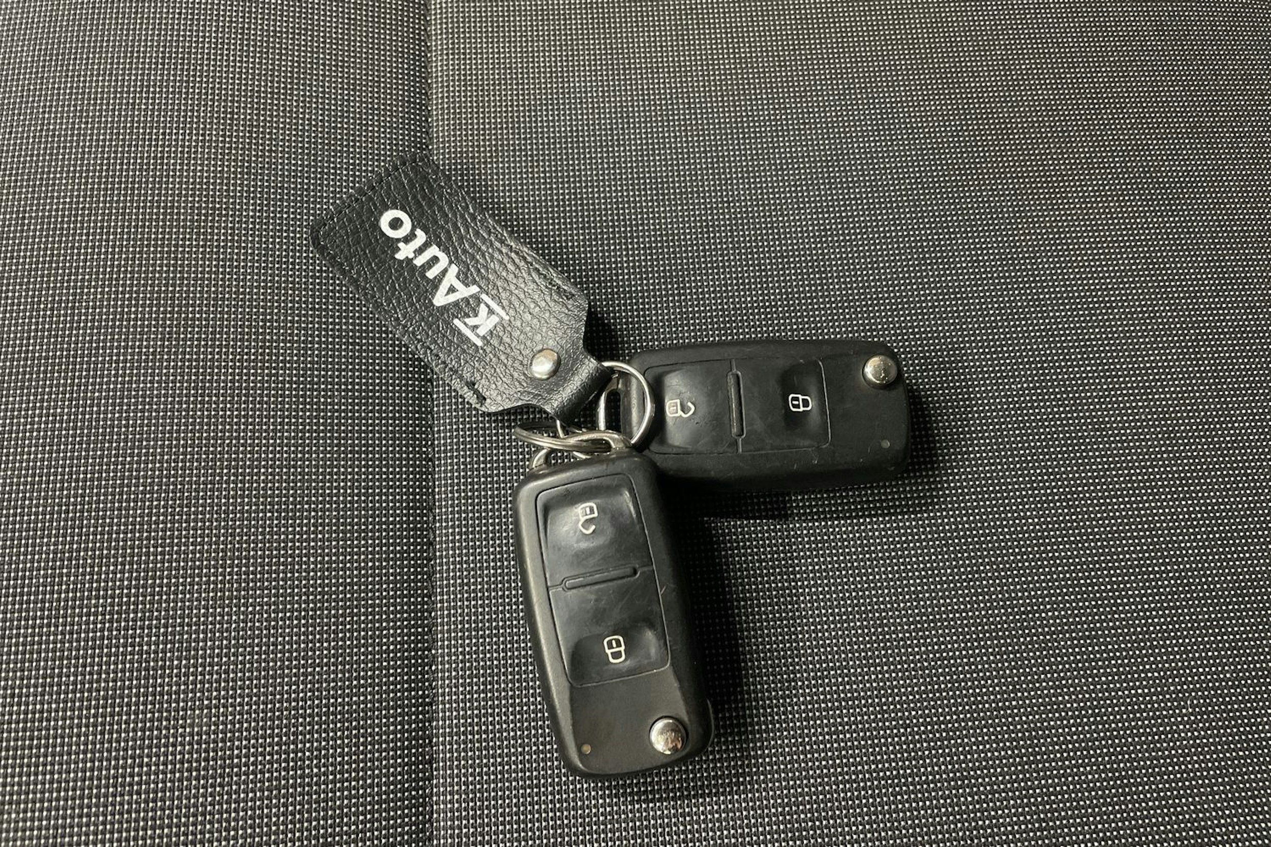 Sininen Volkswagen TRANSPORTER 2019 kuva 20.