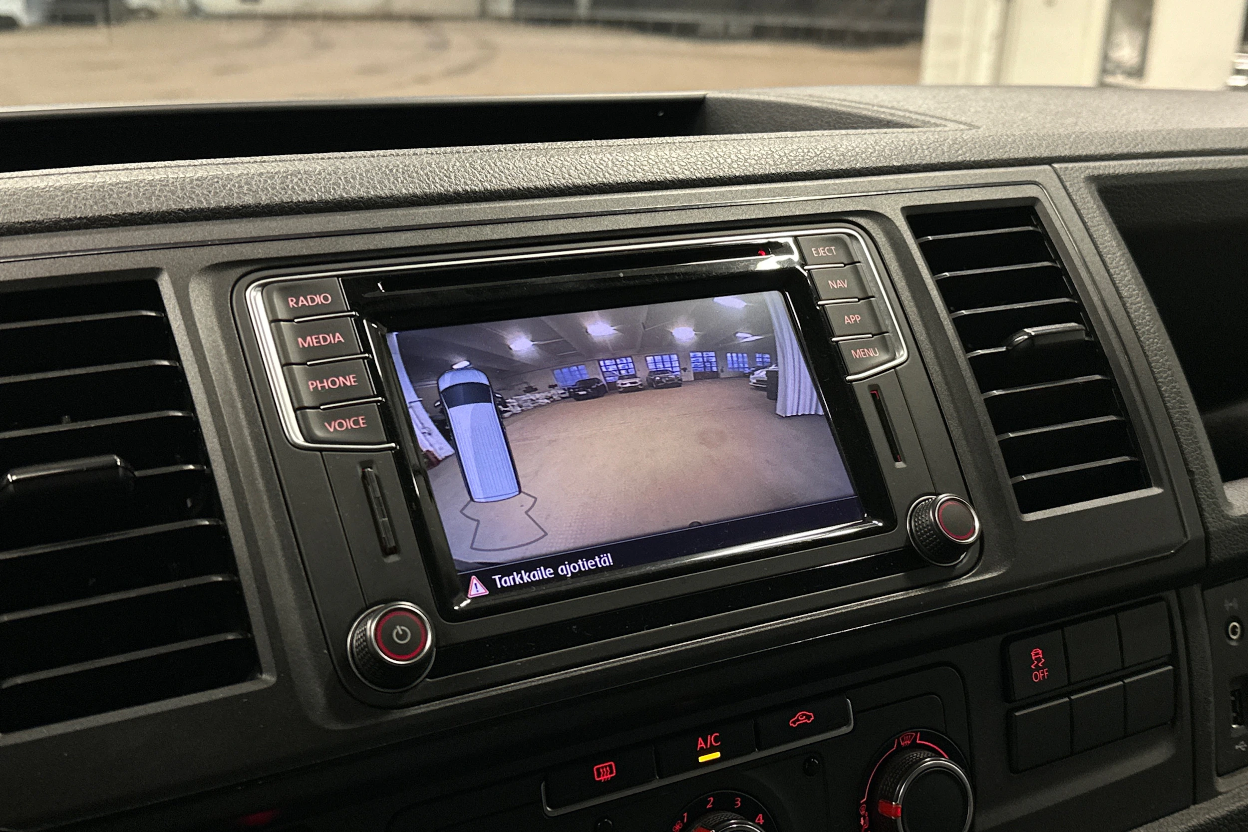 musta Volkswagen Transporter 2019 kuva 13.