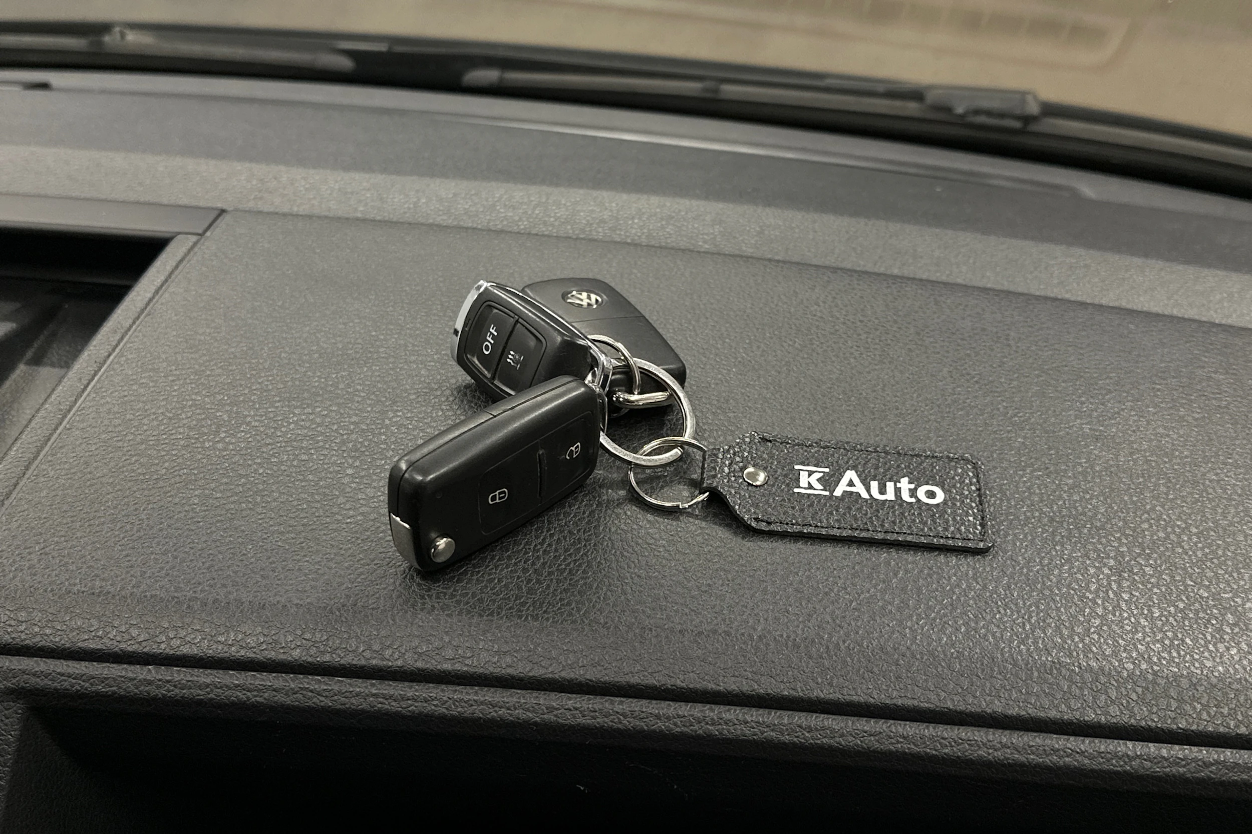 musta Volkswagen Transporter 2019 kuva 20.