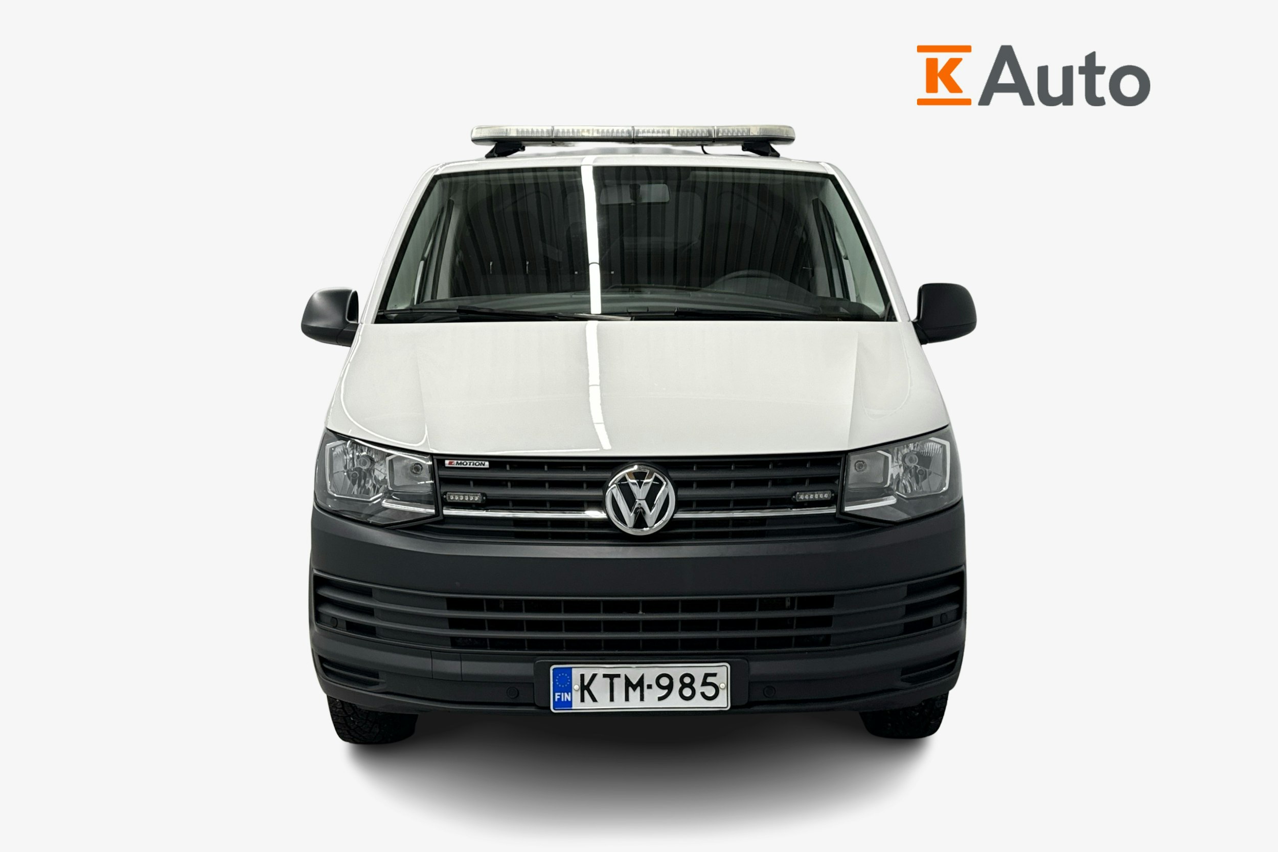 valkoinen Volkswagen Transporter 2019 kuva 4.