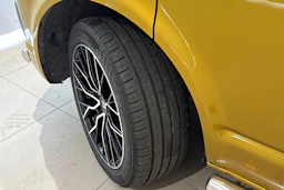 keltainen Volkswagen Transporter 2019 kuva 12.
