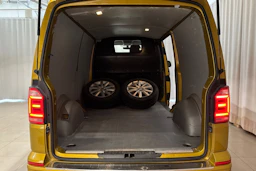 keltainen Volkswagen Transporter 2019 kuva 15.