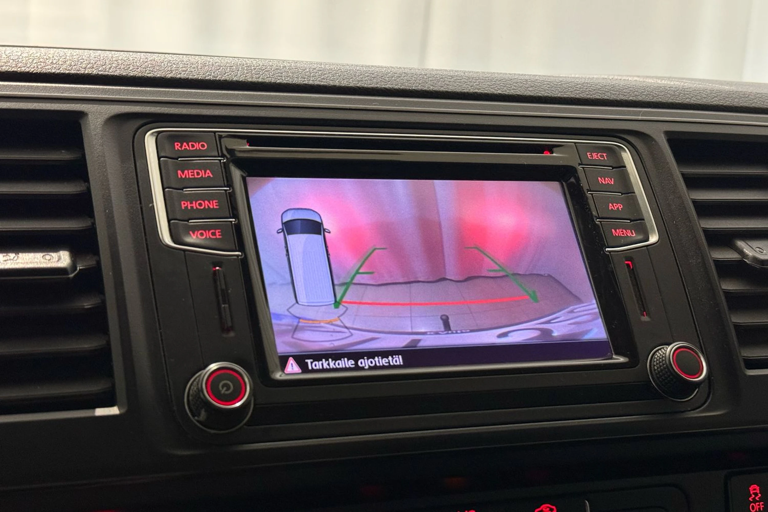 keltainen Volkswagen Transporter 2019 kuva 20.