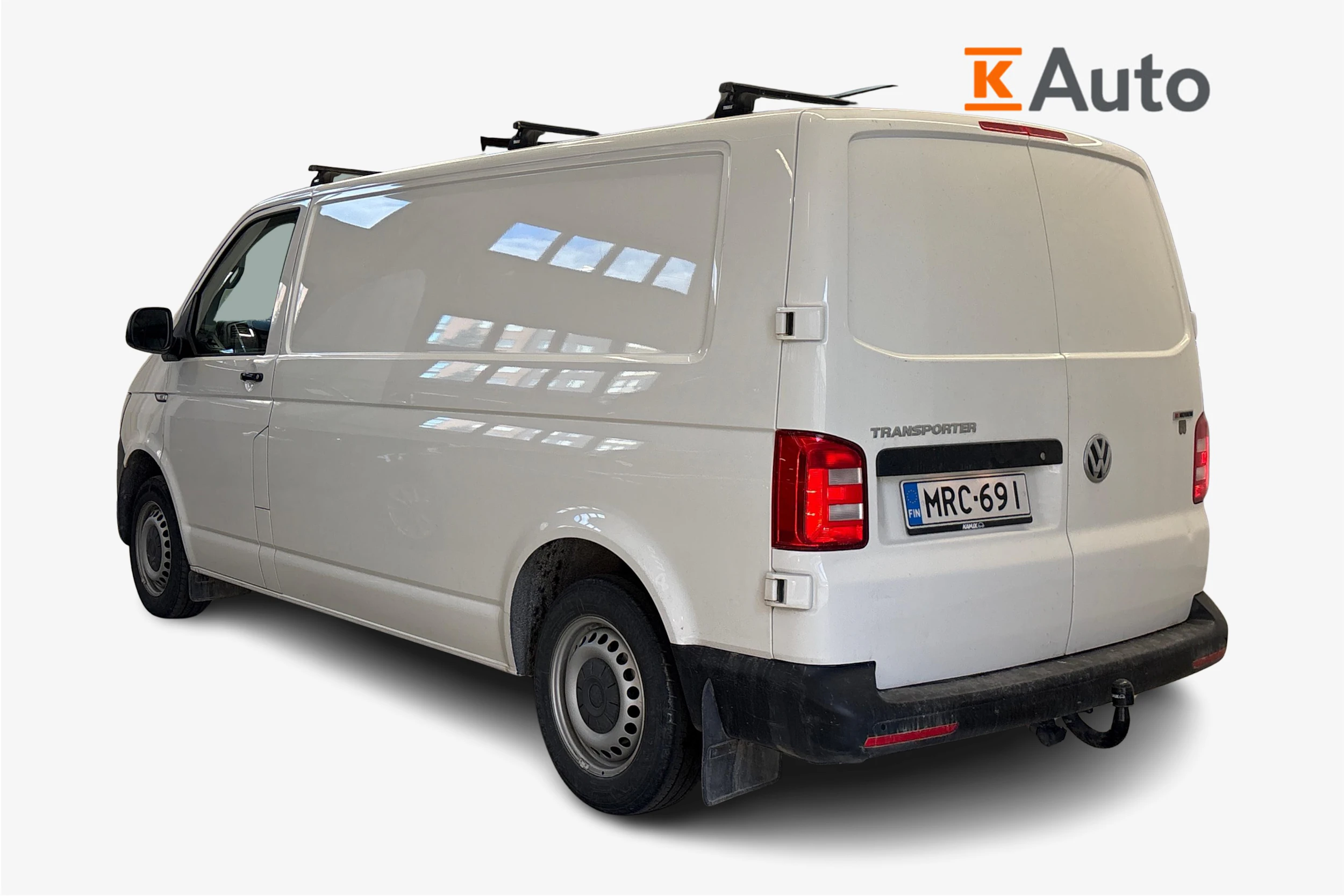 valkoinen Volkswagen Transporter 2019 kuva 2.