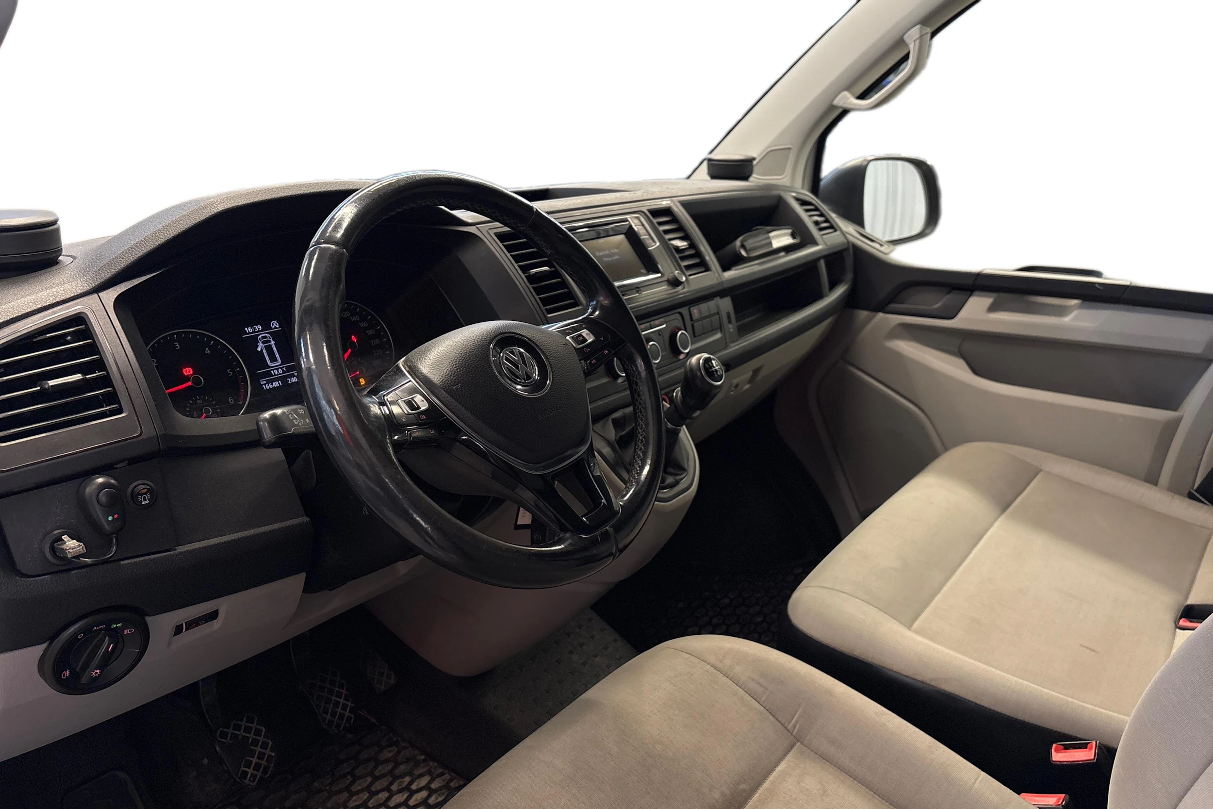 valkoinen Volkswagen Transporter 2019 kuva 3.