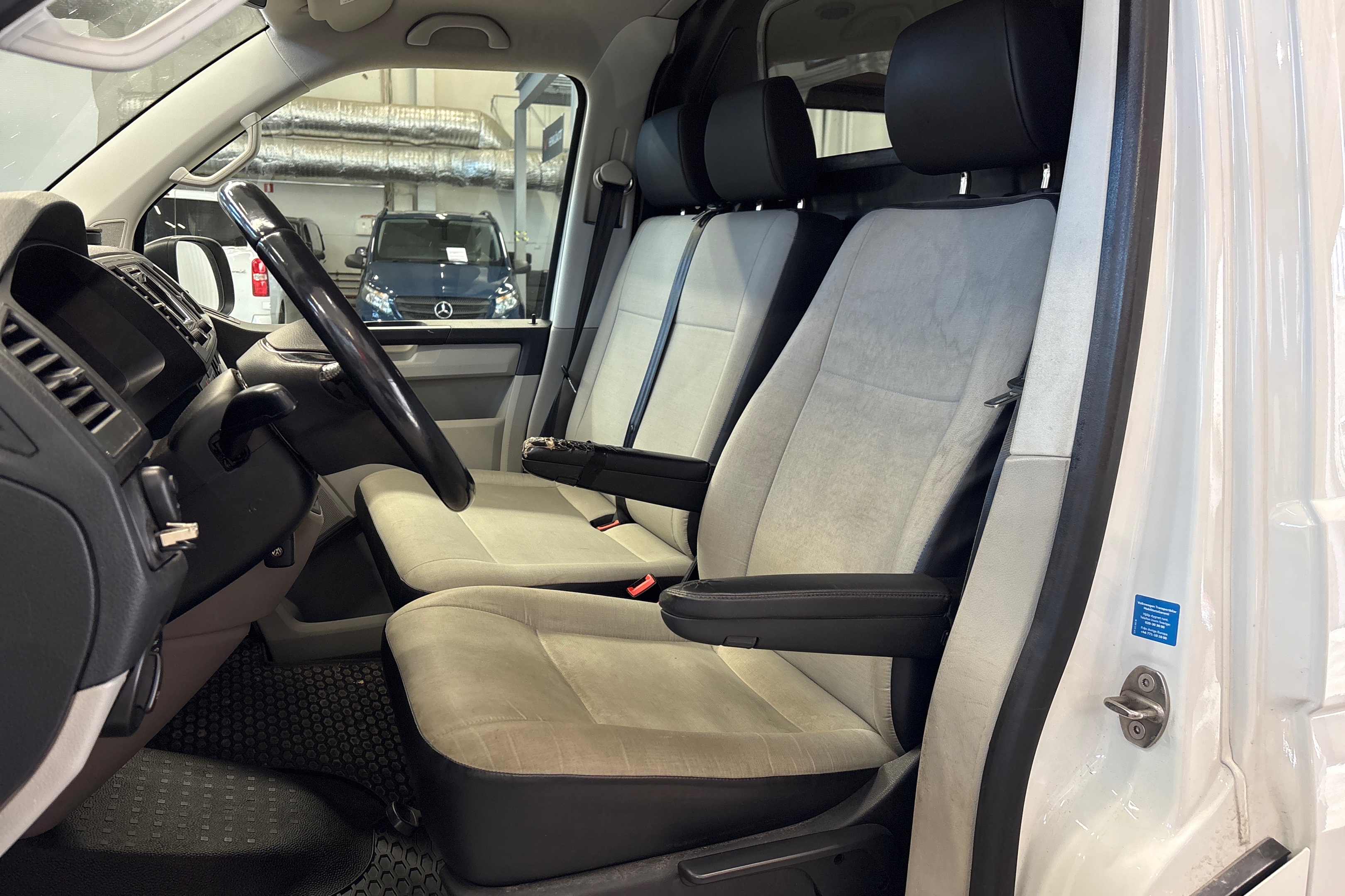 Volkswagen Transporter 2019, kuva 4/15