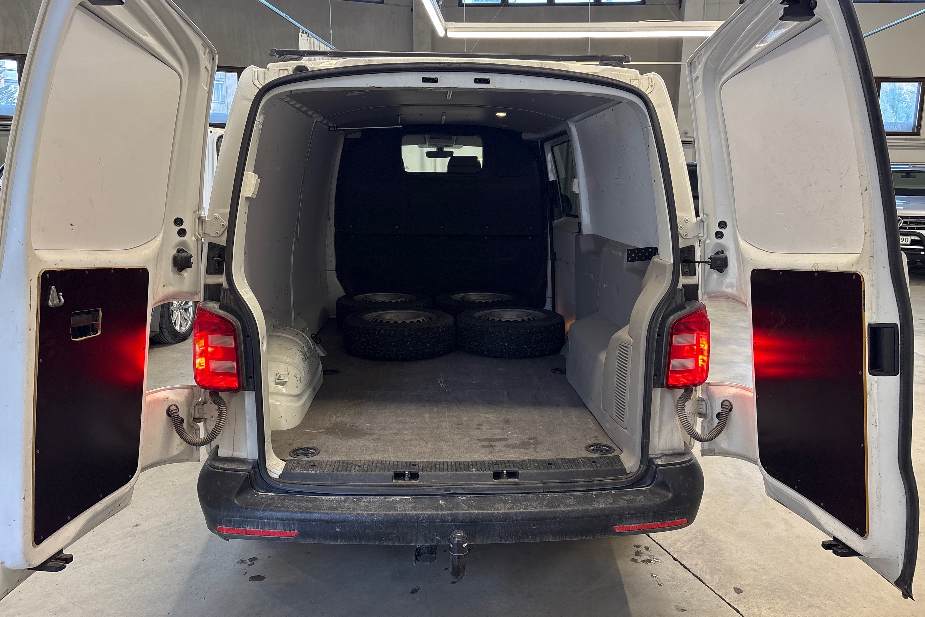 Volkswagen Transporter 2019, kuva 5/15