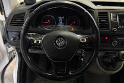 valkoinen Volkswagen Transporter 2019 kuva 8.