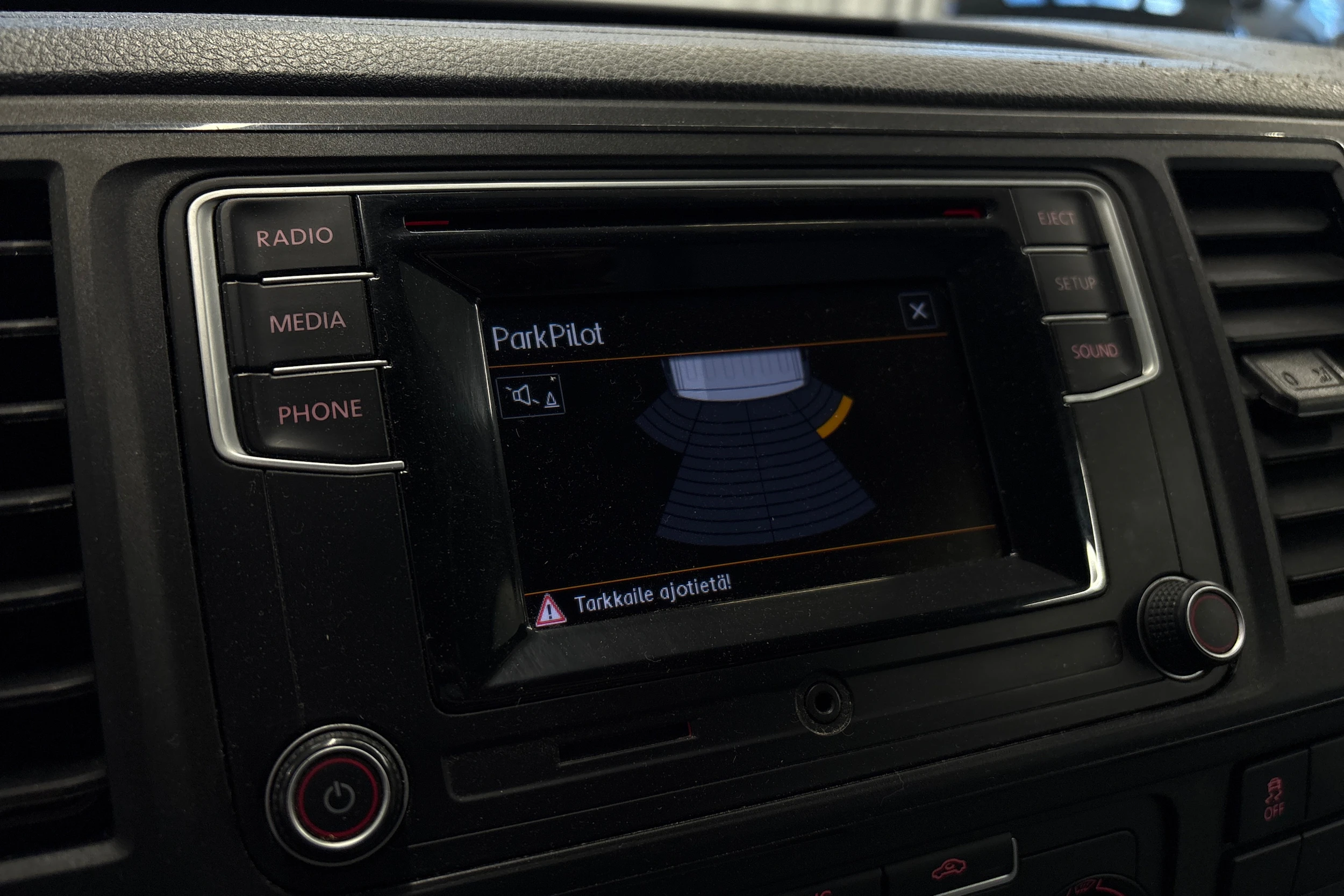 valkoinen Volkswagen Transporter 2019 kuva 12.