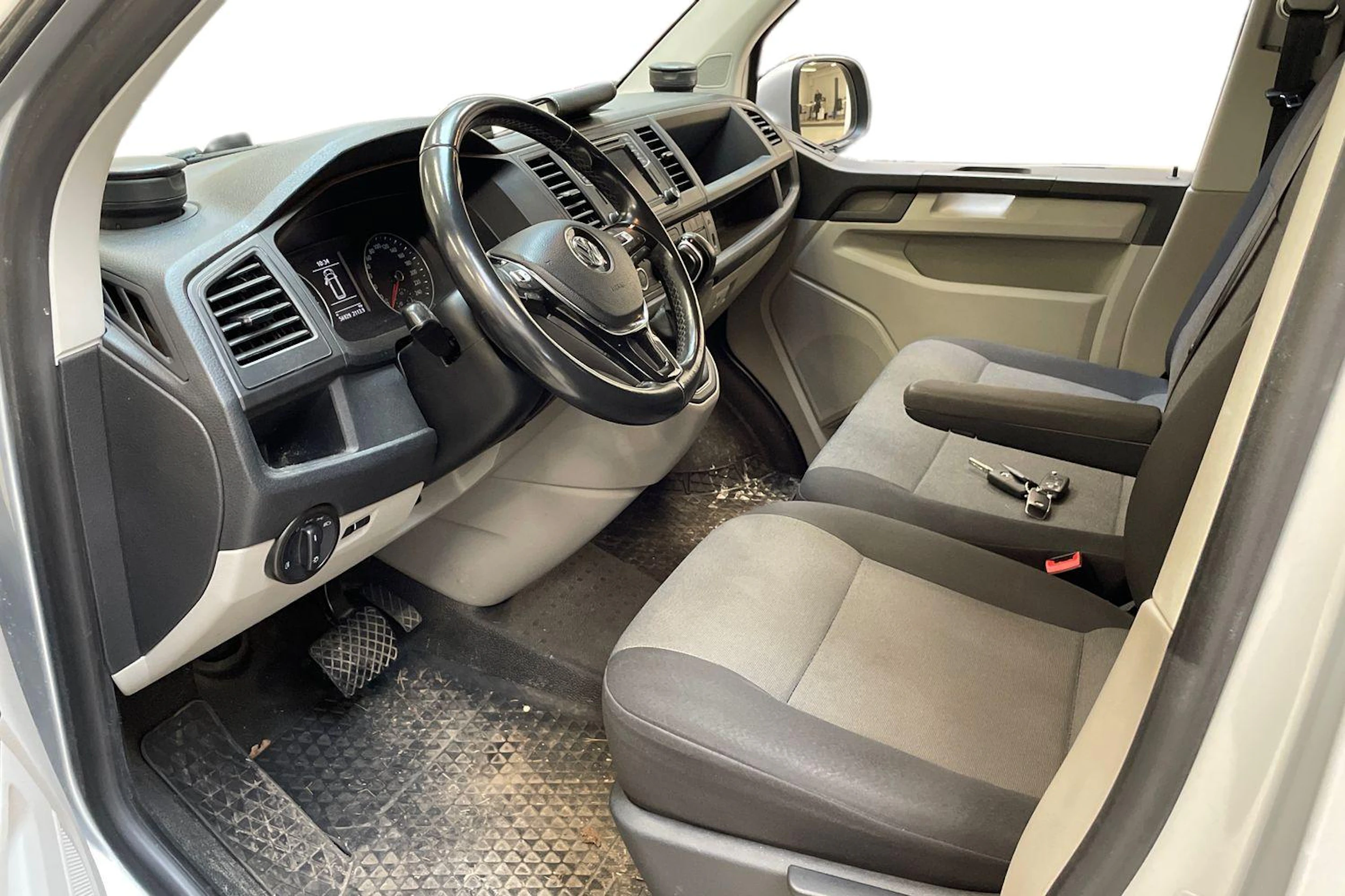 hopea Volkswagen Transporter 2019 kuva 3.