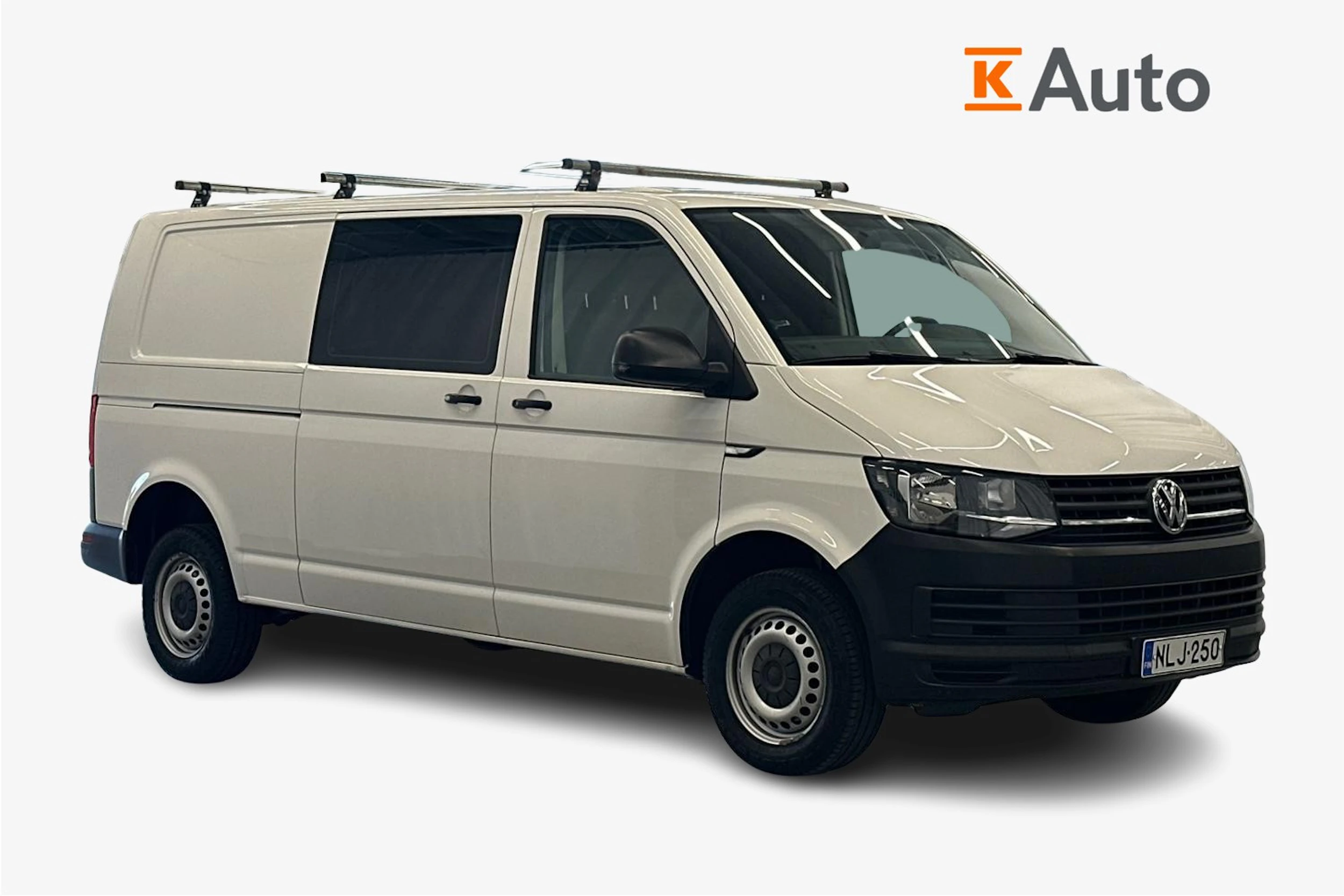 valkoinen Volkswagen Transporter 2019 kuva 1.