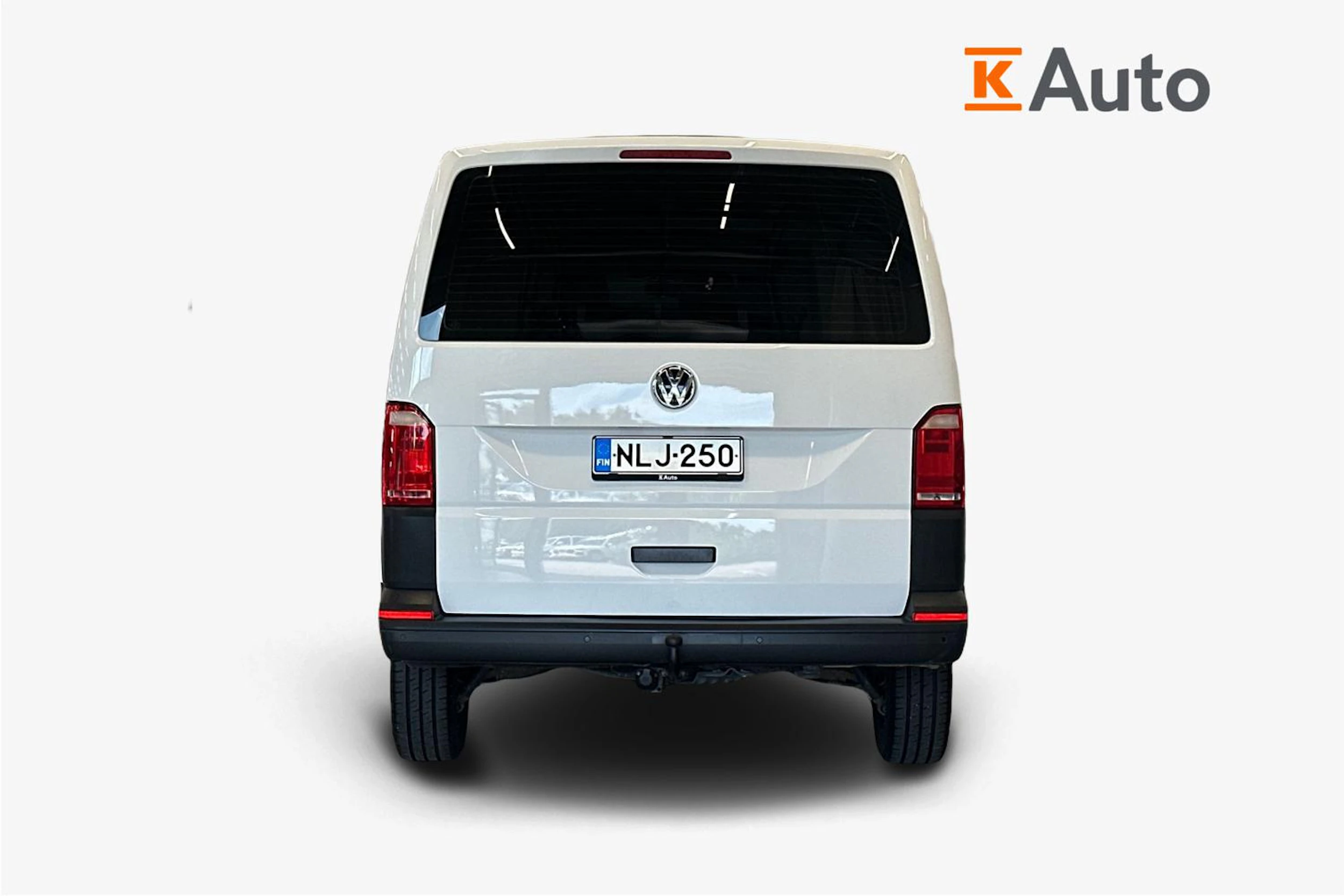 valkoinen Volkswagen Transporter 2019 kuva 3.
