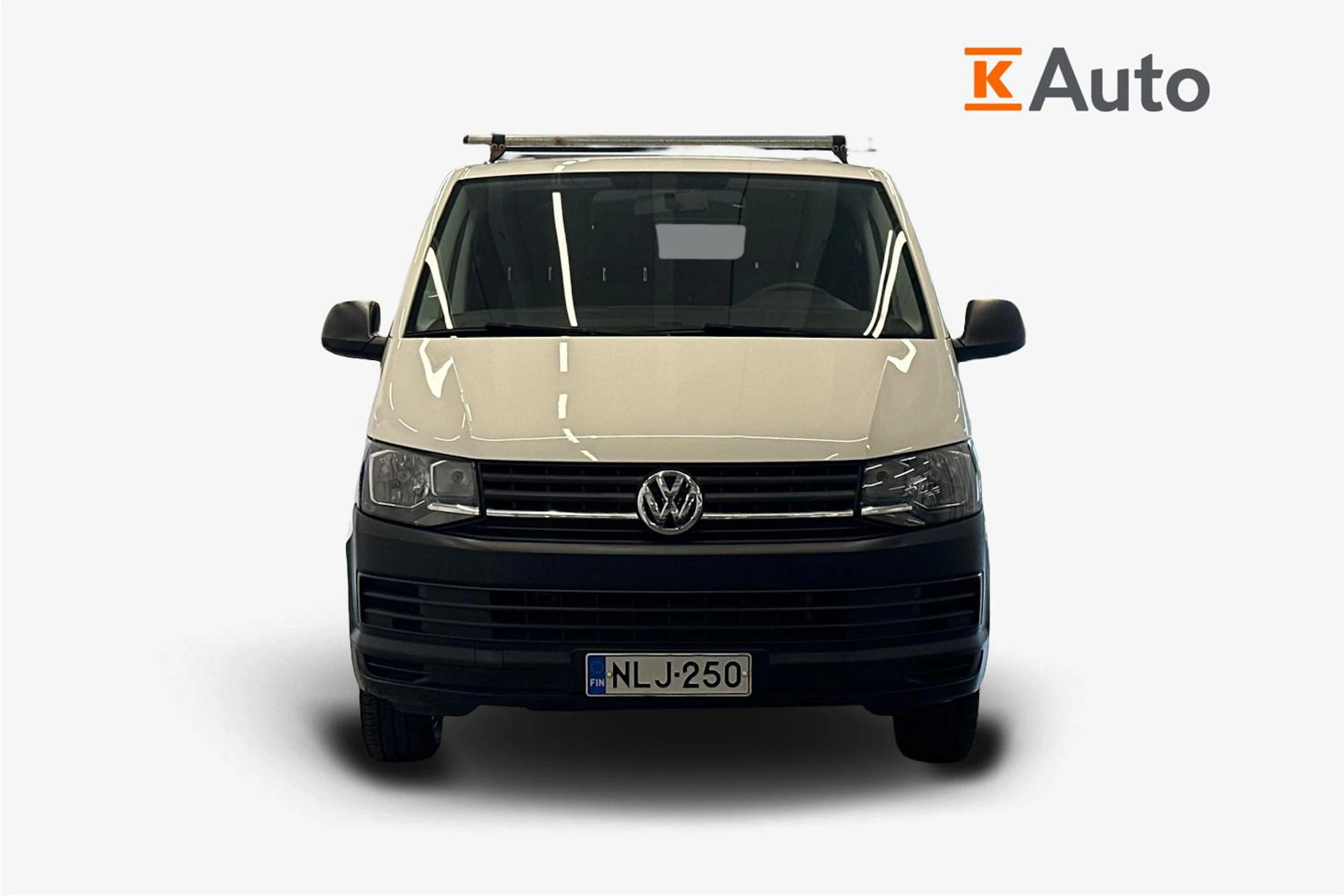 valkoinen Volkswagen Transporter 2019 kuva 4.