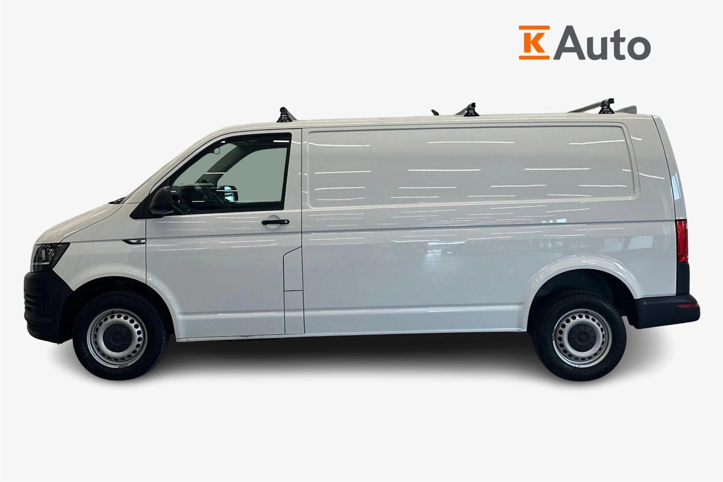 valkoinen Volkswagen Transporter 2019 kuva 5.