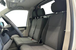 valkoinen Volkswagen Transporter 2019 kuva 8.