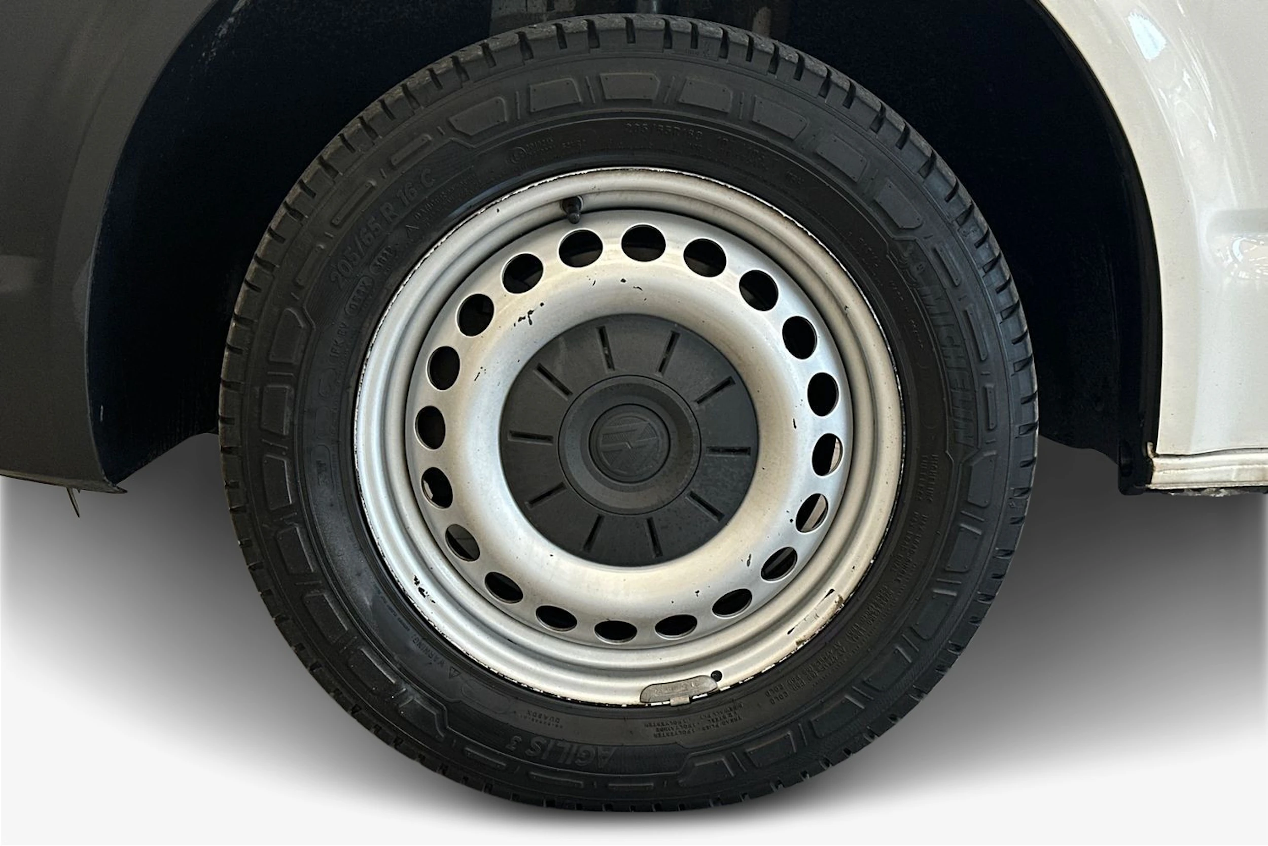 valkoinen Volkswagen Transporter 2019 kuva 9.