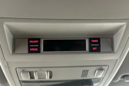 valkoinen Volkswagen Transporter 2019 kuva 14.