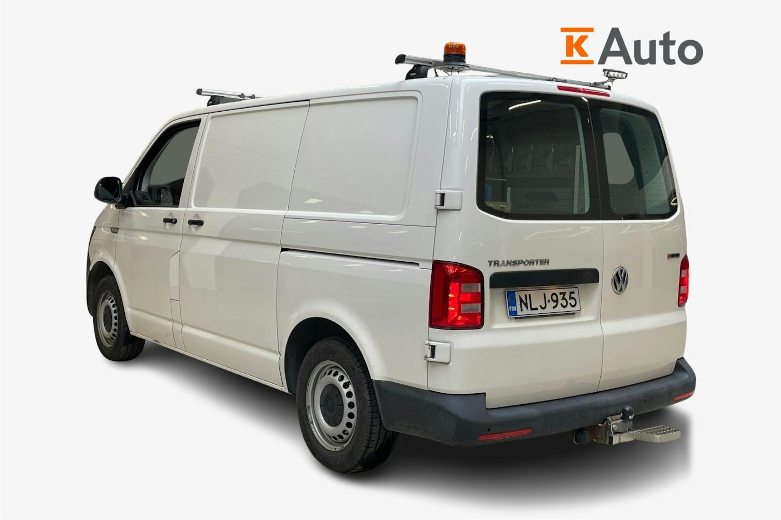 valkoinen Volkswagen Transporter 2019 kuva 2.