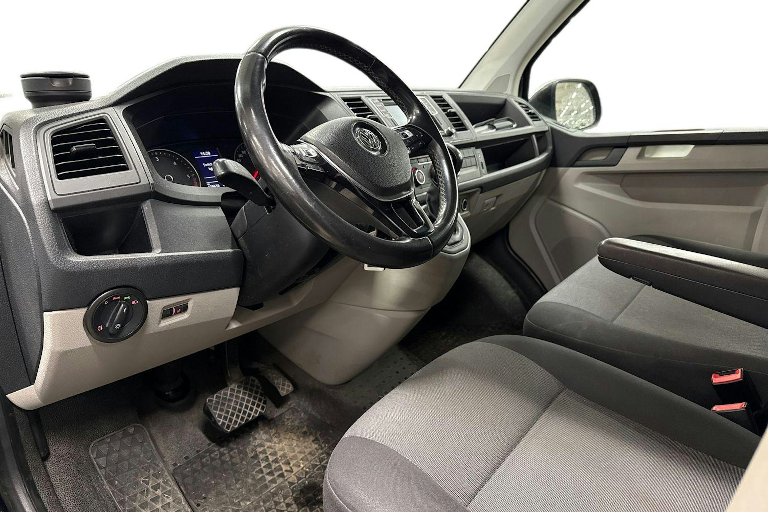 met. musta Volkswagen Transporter 2019 kuva 3.