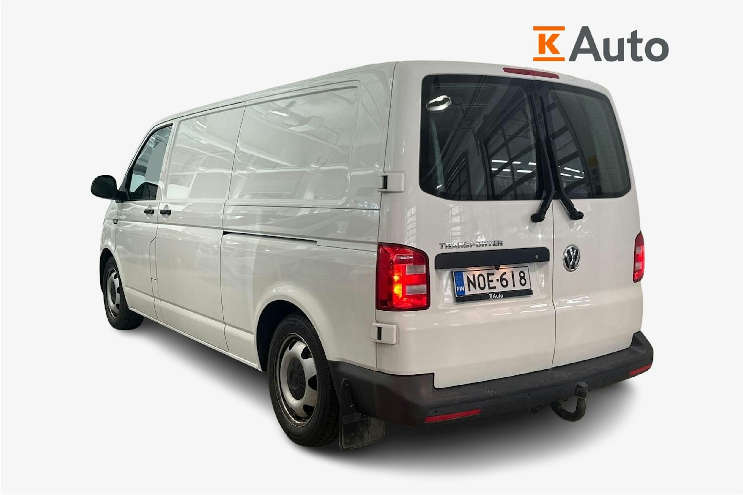 valkoinen Volkswagen Transporter 2019 kuva 2.