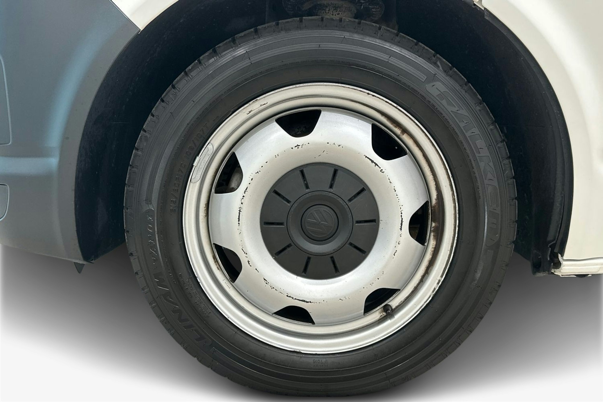 valkoinen Volkswagen Transporter 2019 kuva 9.