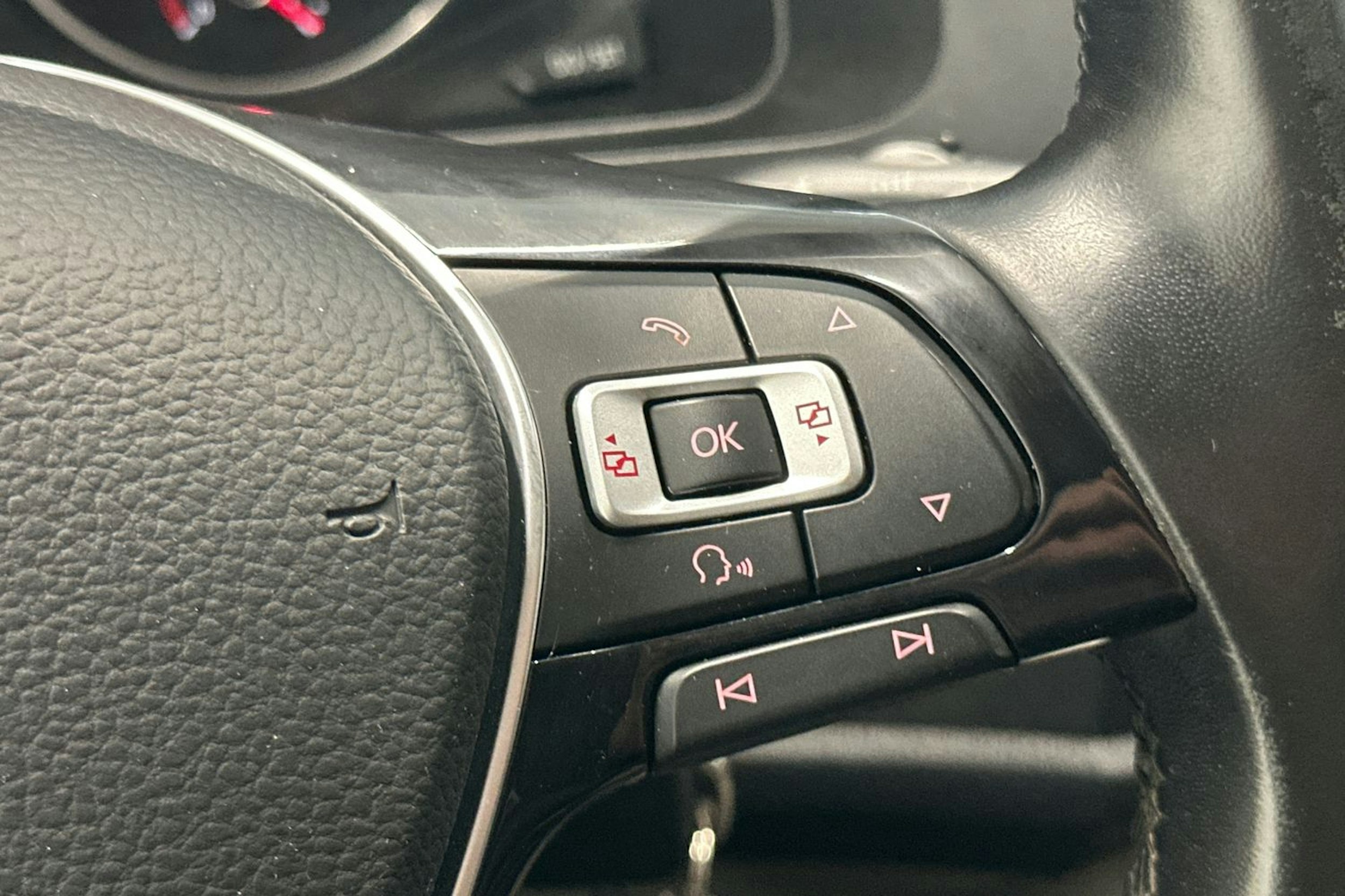valkoinen Volkswagen Transporter 2019 kuva 14.