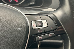 valkoinen Volkswagen Transporter 2019 kuva 14.