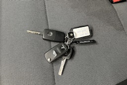 valkoinen Volkswagen Transporter 2019 kuva 20.