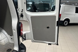 valkoinen Volkswagen Transporter 2019 kuva 26.