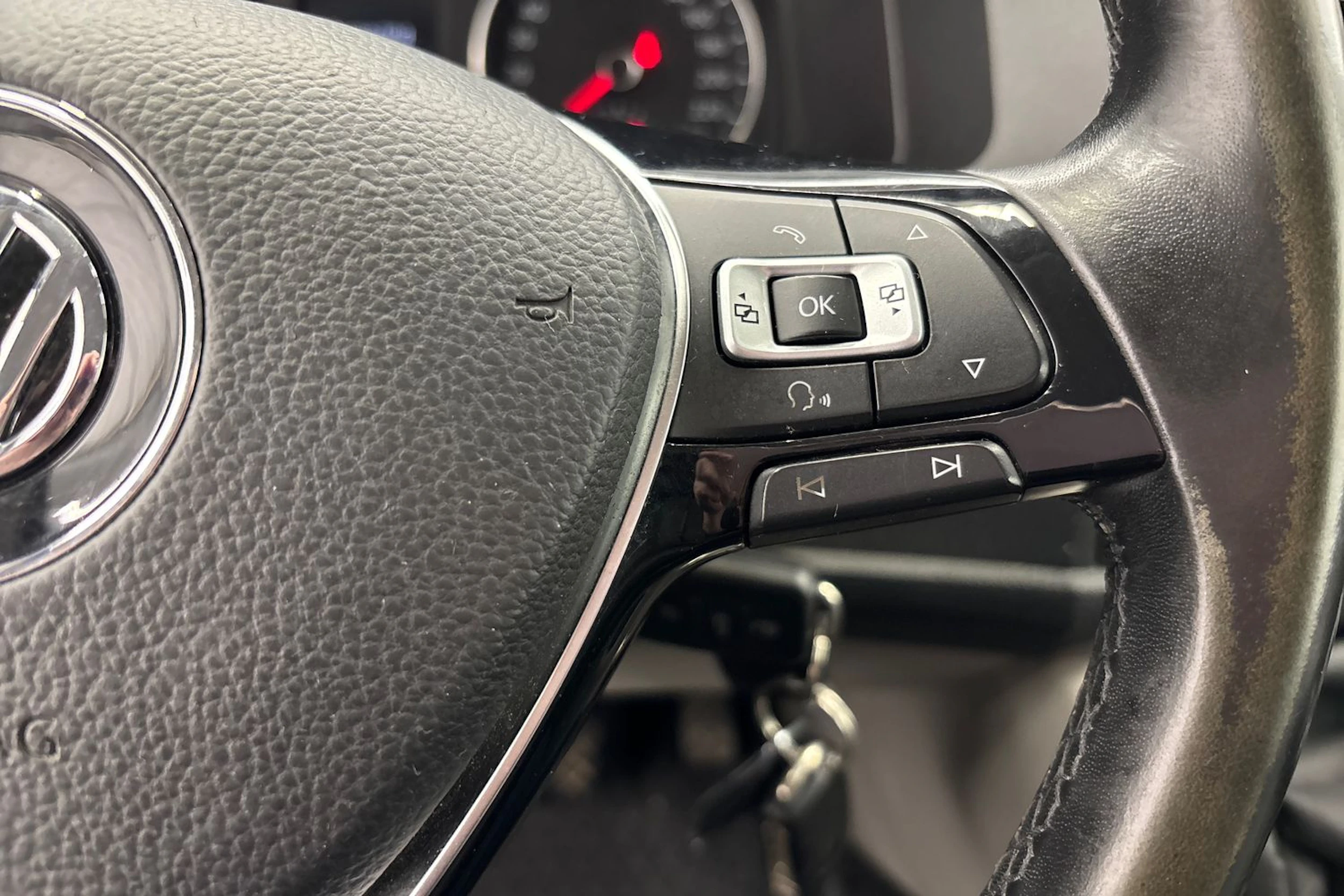 valkoinen Volkswagen Transporter 2019 kuva 12.