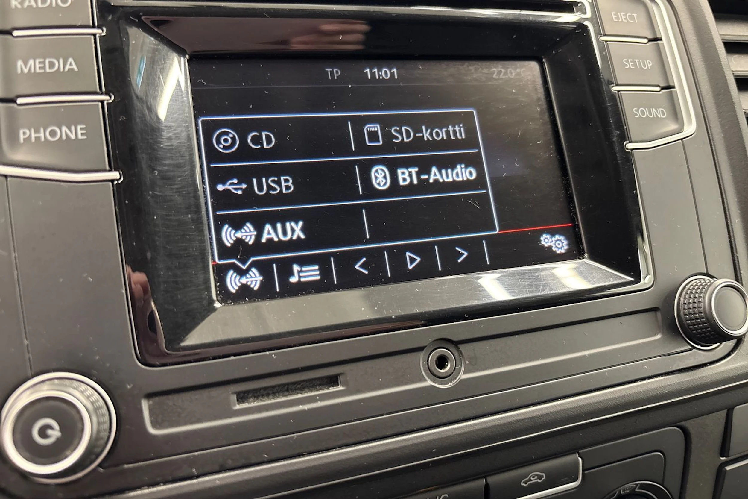 valkoinen Volkswagen Transporter 2019 kuva 13.