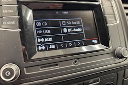 valkoinen Volkswagen Transporter 2019 kuva 13.