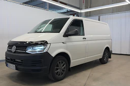 valkoinen Volkswagen Transporter 2019 kuva 5.