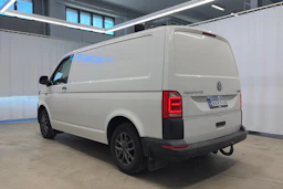 valkoinen Volkswagen Transporter 2019 kuva 6.