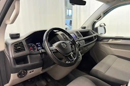 valkoinen Volkswagen Transporter 2019 kuva 10.