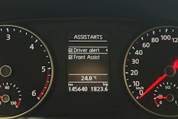 valkoinen Volkswagen Transporter 2019 kuva 24.