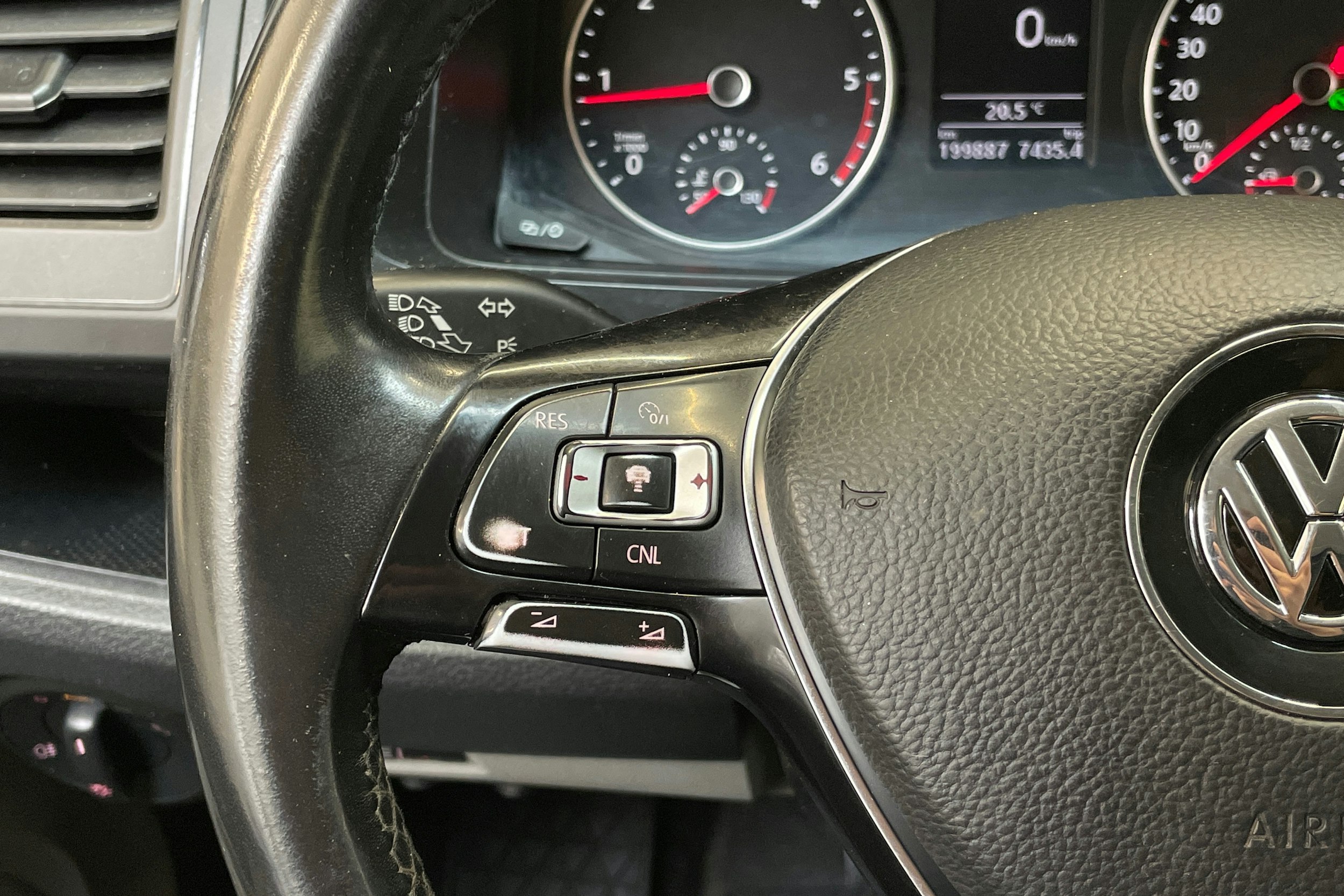 musta Volkswagen Transporter 2019 kuva 17.