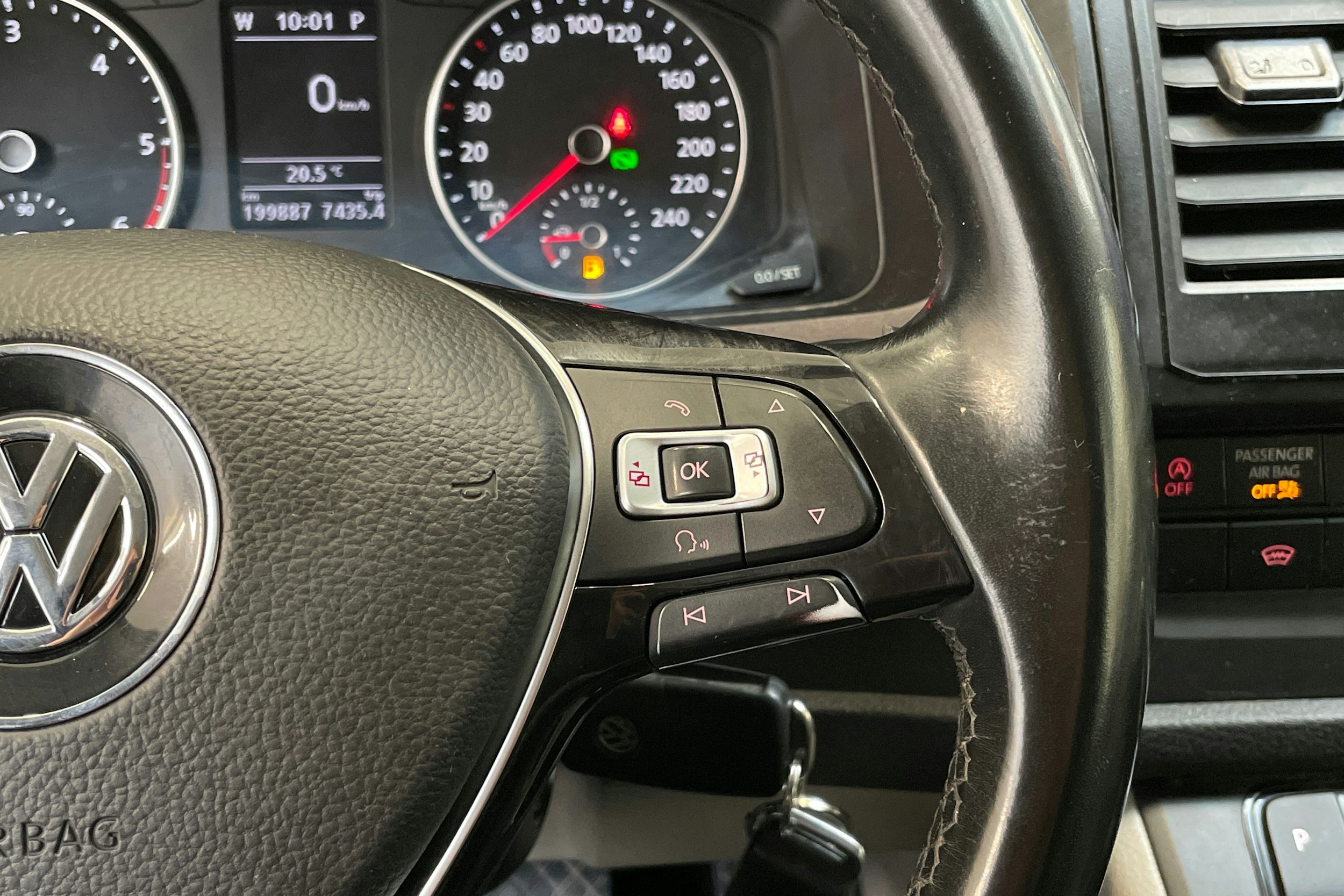 musta Volkswagen Transporter 2019 kuva 18.