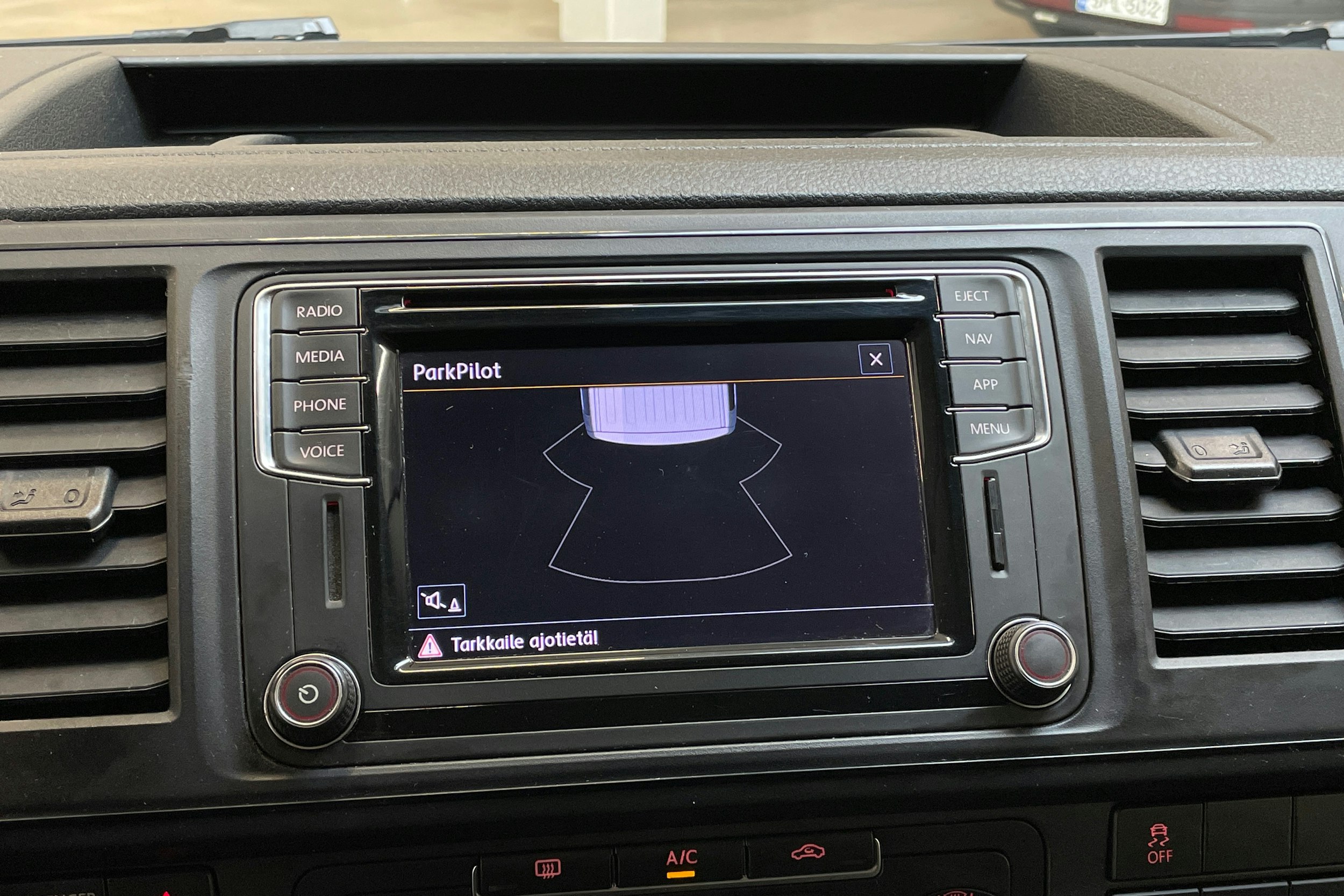 musta Volkswagen Transporter 2019 kuva 22.
